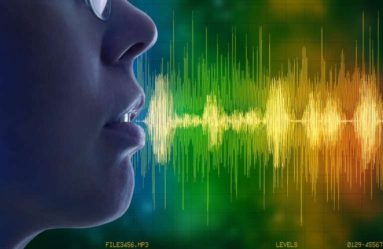 Replikasi suara manusia dengan voice cloning